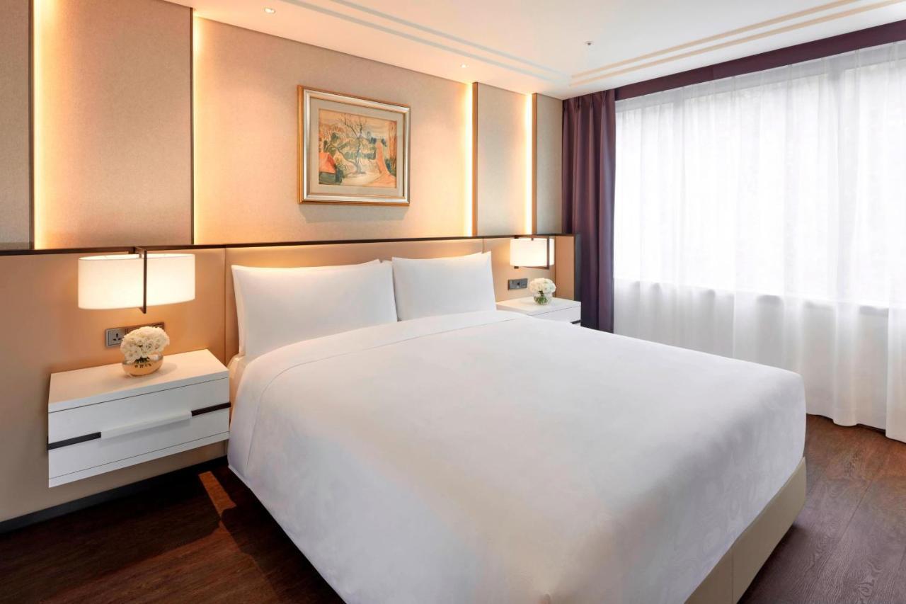 Business Suite King, Executive lounge access, 1 Bedroom Suite