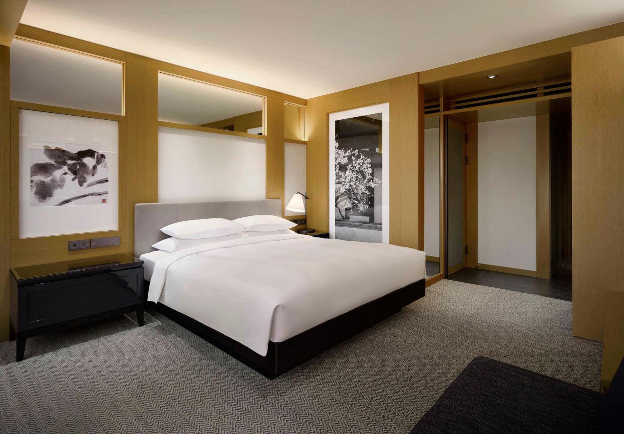 King Room Club Access