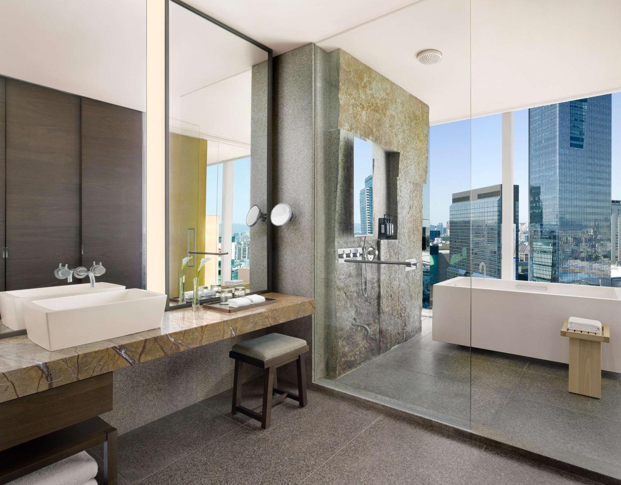 Park King Suite